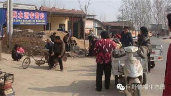 點(diǎn)擊查看詳細(xì)信息<br>標(biāo)題：三農(nóng)網(wǎng)絡(luò)邀請農(nóng)業(yè)局專家進(jìn)村講課、 閱讀次數(shù)：7786